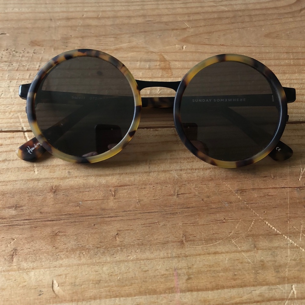 Sunday Somewhere “SOLEIL” sunglasses.